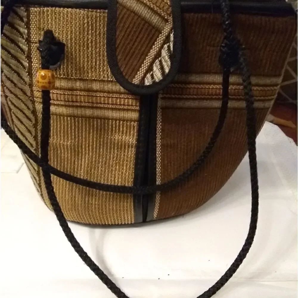 Woven fabric bag